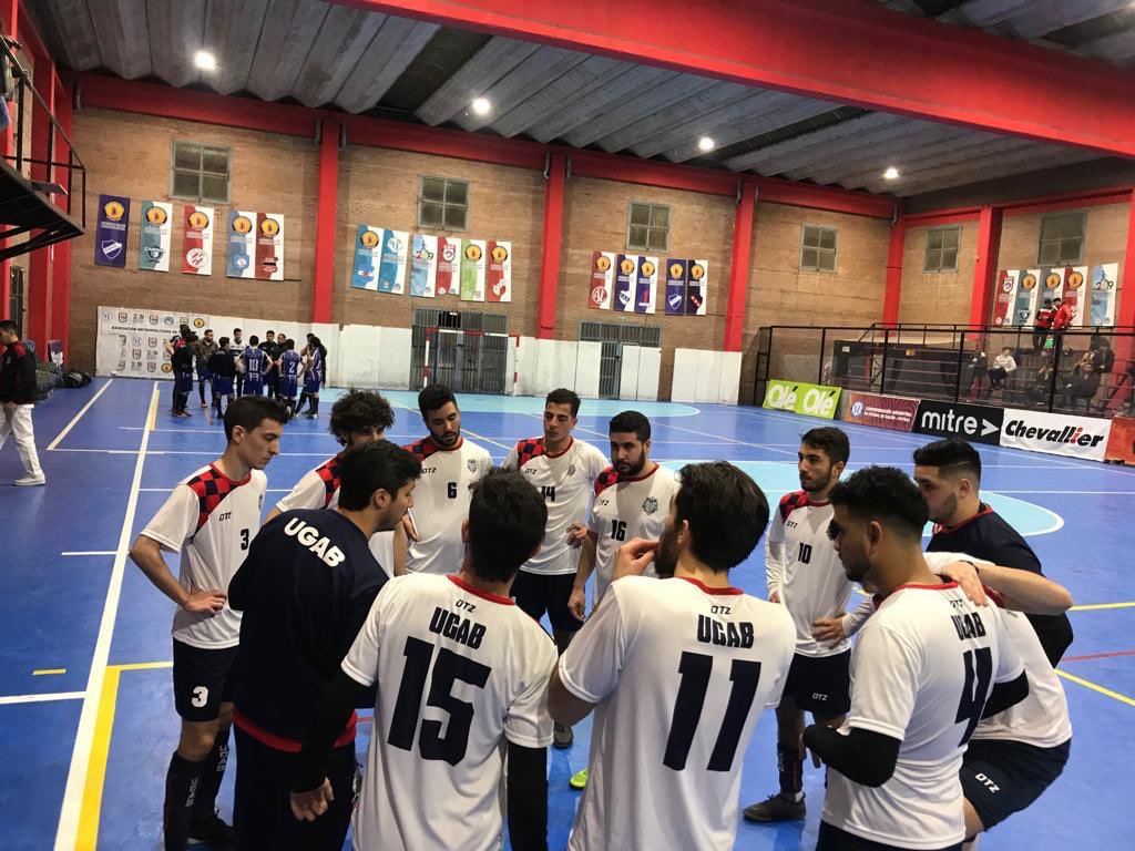 UGAB_Futsal's tweet photo. Durante la noche de ayer nos enfrentamos a Versalles por la fecha 13. 
El resultado fue 3-1 a favor de U.G.A.B
#LindoUgab https://t.co/xQ4lPoJuHu