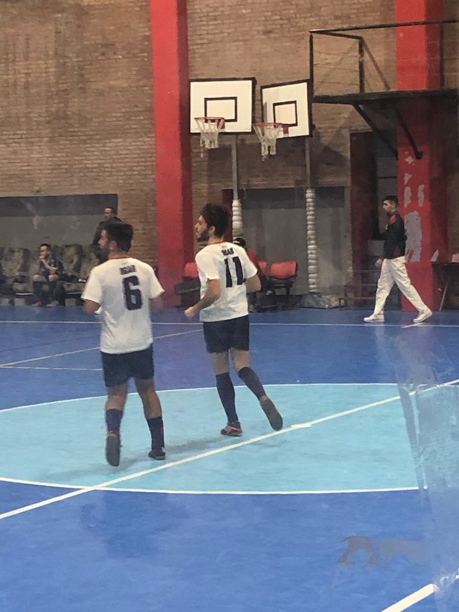 UGAB_Futsal's tweet photo. Durante la noche de ayer nos enfrentamos a Versalles por la fecha 13. 
El resultado fue 3-1 a favor de U.G.A.B
#LindoUgab https://t.co/xQ4lPoJuHu