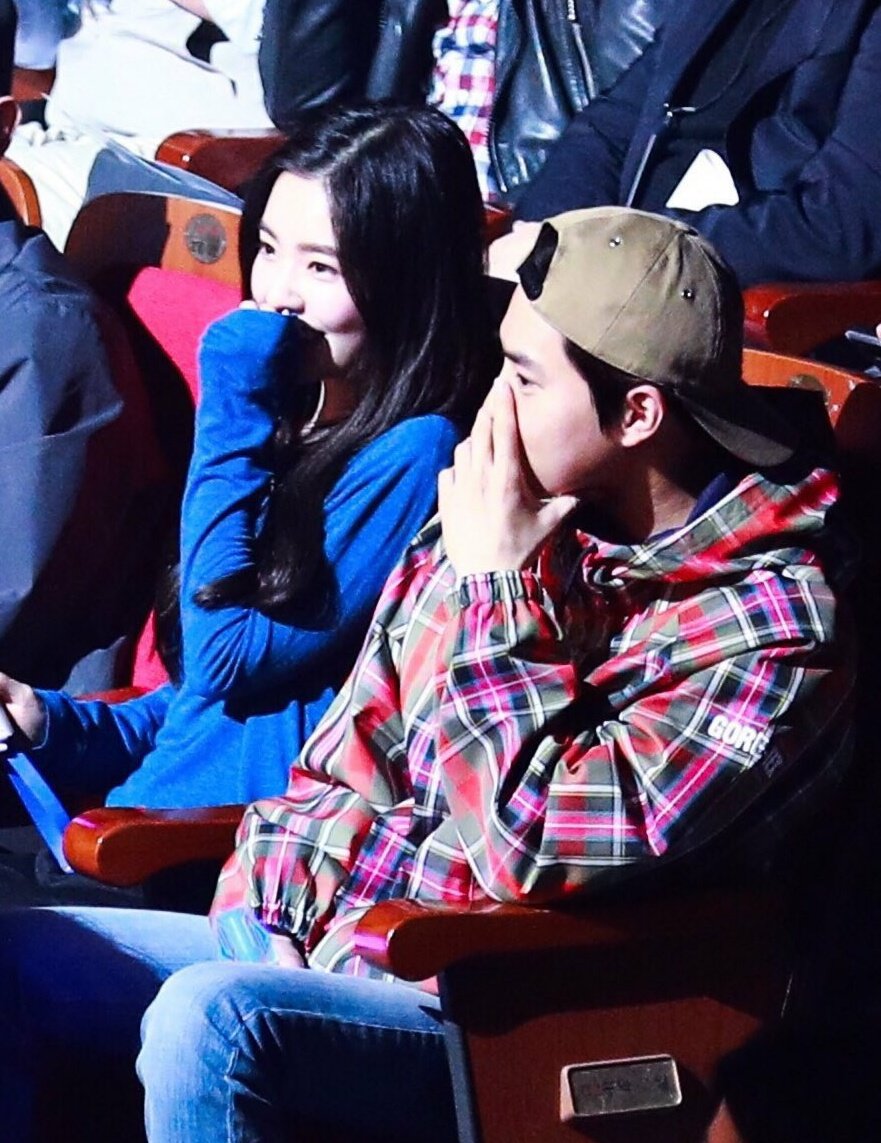 everydaysurene's tweet photo. first movie date https://t.co/yqrYDeK2CD