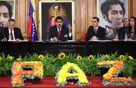 #DialogoProsperidadYPaz
@NicolasMaduro hay bien la olaaa!!!! @queremospatria @Karina_a20 @hectmavi @Raikelys22 @ginabencomo_ @tuiteros_vzla @Margari_Barrios @bectzaid @chabelah @memolidicandia @GarciaYaru @Jose52337579 @prensacedeno1 @Yallydiaz1 @marjalosua @MinPetroleoVE.