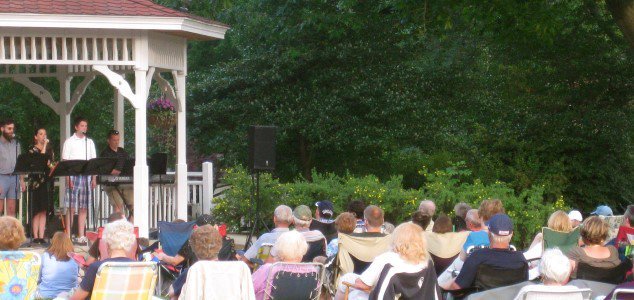 GreendaleLions's tweet photo. "Saturday Night Fun on the Green"
Saturday August 3  at 7pm
PIANO FONDUE (Dueling Pianos)
#Music at #GreendaleWI Gazebo Park from GEA https://t.co/6LMRv2nxyx