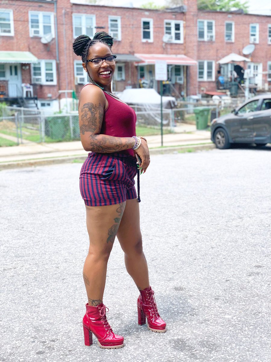 PTheQueen_'s tweet photo. Looking for me? Oh Hi,🥰👋🏽👑 #PTHEQUEEN https://t.co/vCP1tJWZP9