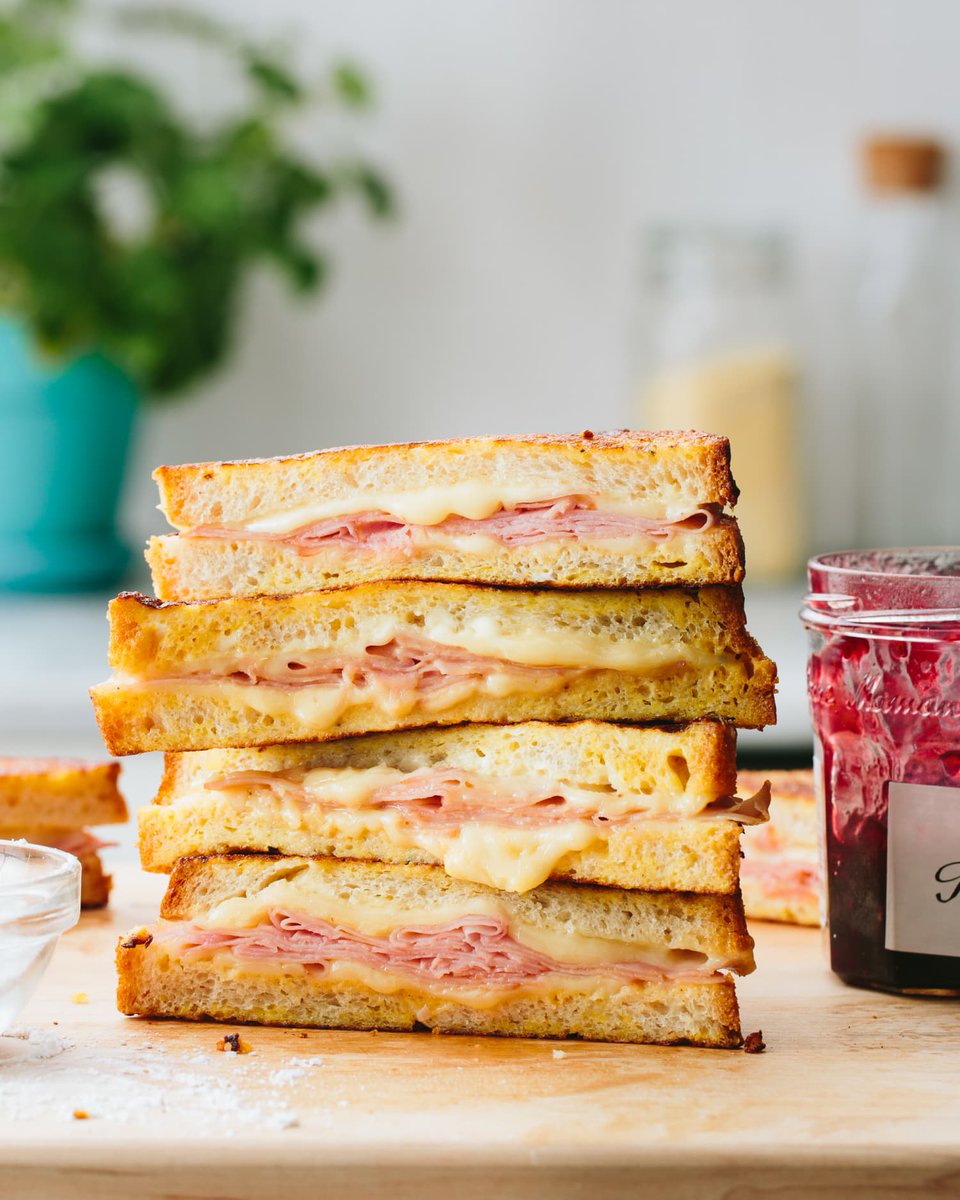 How To Make the Perfect, Classic Monte Cristo Sandwich trib.al/BSUBsWj