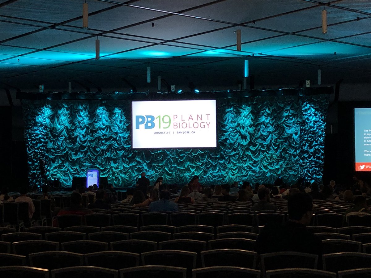 RachelEgger's tweet photo. Off the plane and into a plant-y wonderland! #PlantBio19 https://t.co/6ZNgCJn9Jr