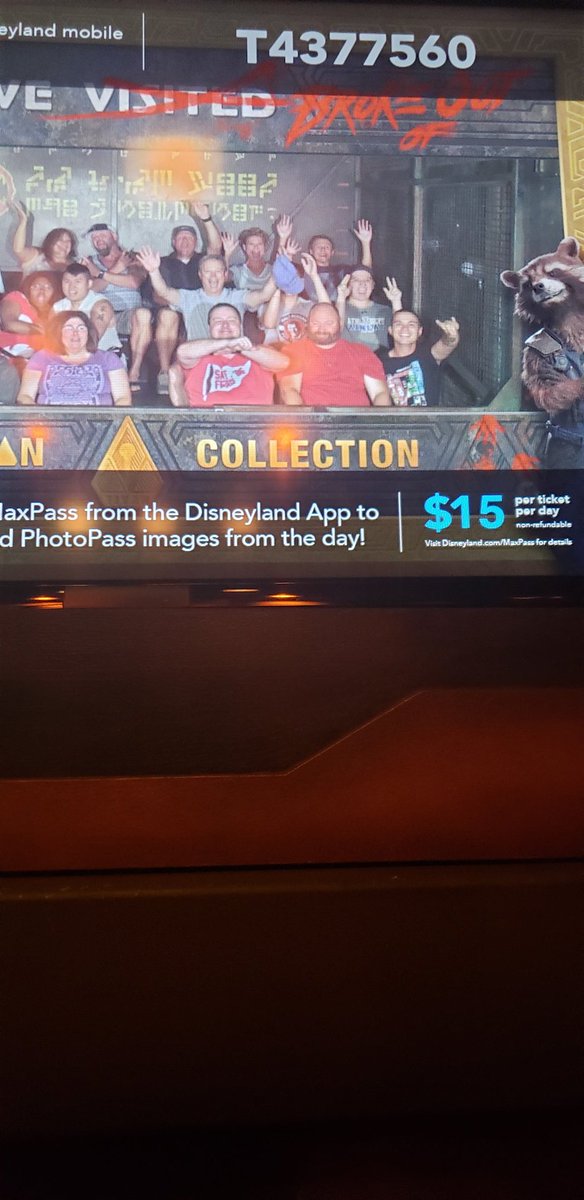 AverageWatchers's tweet photo. Our morning kicks off right! #disneycaliforniaadventure #guytrip #youraveragevacation #disneyland https://t.co/RSDlgHH43W