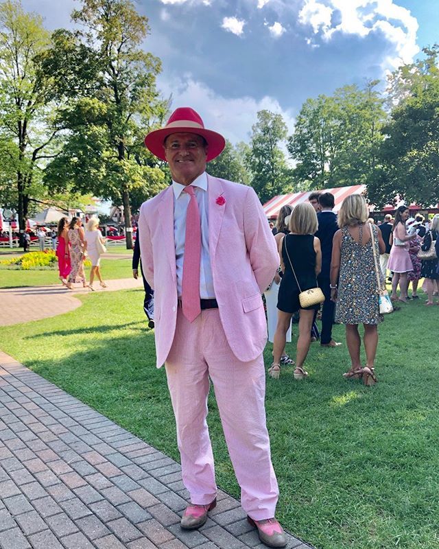 PhotosbyZ's tweet photo. Everyone is paying tribute to Mary Lou Whitney on Whitney Stakes Day https://t.co/ii8Aj2y6fw https://t.co/jwY6miYBpT