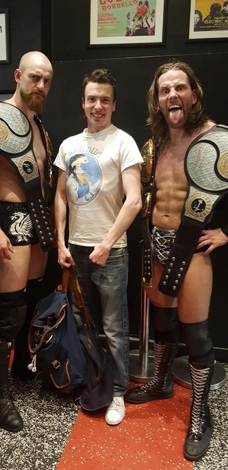 El_STANerico's tweet image. I know for a fact good boys @ZackGibson01 and @JamesDrake_GYT were sucking in their guts in this photo, making them look more hench. 
Not me though, all natural form right there... 
@ThisIs_Progress #Chapter93