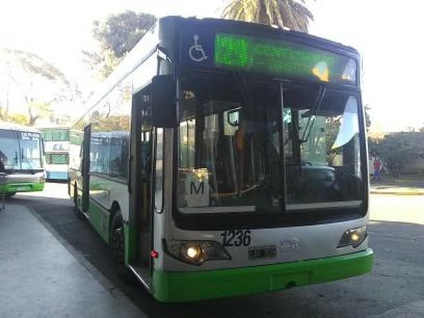 CiudadDeBondis's tweet photo. Nuevo ramal de la #Linea129: Retiro - La Plata por Acceso Sudeste. Lleva la letra M. Sale de Retiro, va por el #Metrobus9deJulio, Constitución, AUBASA, Acceso Sudeste, Calchaquí y por abajo a La Plata. Arranco hoy

Ph Bondis Perfil Bajo https://t.co/fwmjEhrwMh