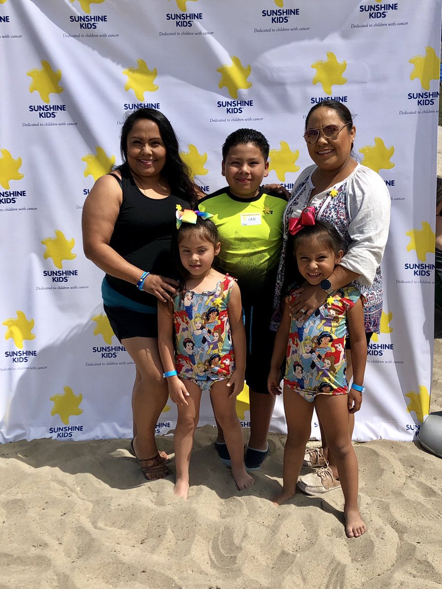 SunshineKidsOrg's tweet photo. There’s nothing but sunshine at our 2019 #sunshinekid Beach Party! https://t.co/9ThRNcwYOQ