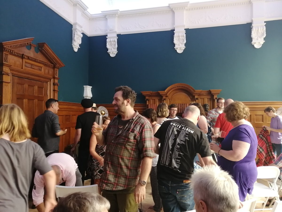 MichelleTrumpe5's tweet photo. Medway artists singing about Medway #Chatham #Sweeps #FortLuton and chimneys of the #HooPeninsula. Great intergenerational afternoon @CafeNucleus @wearemedway https://t.co/sinl6eqSME