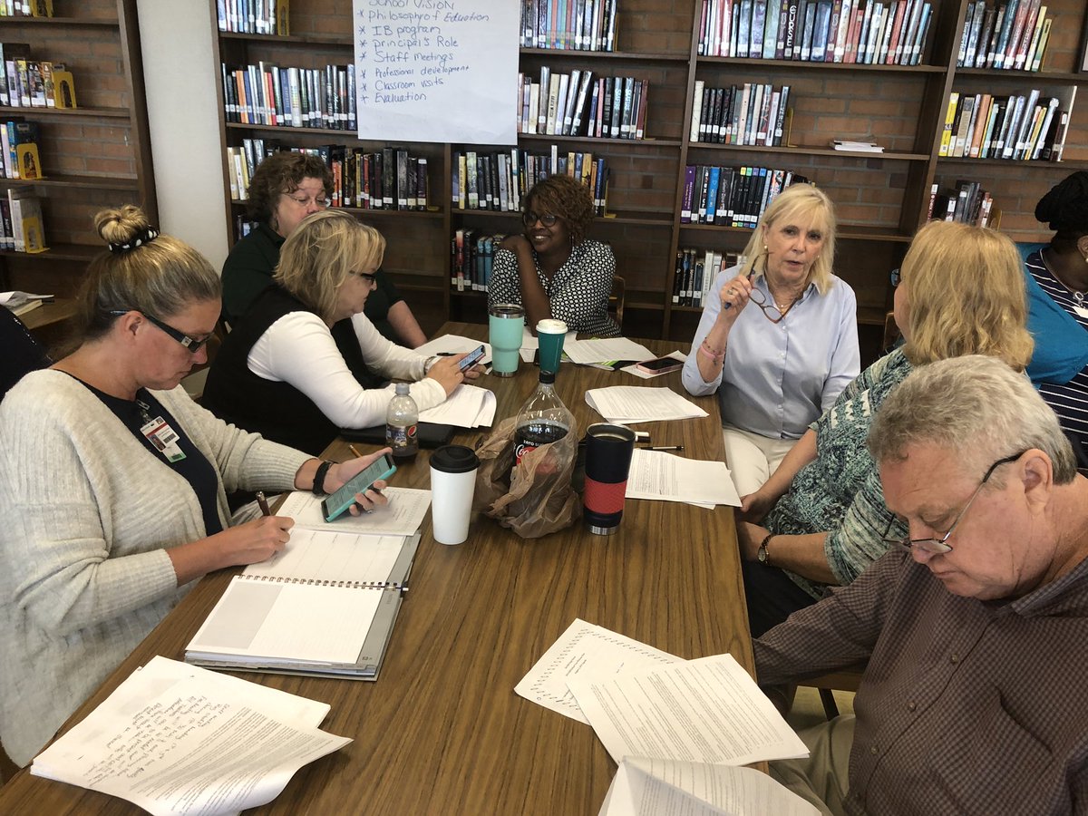 Urban_Principal's tweet photo. Jim Hill High School educators are preparing diligently for academic excellence!  #Workshop #DayOne #Goals #MightyMightyTigers #JPSStrong @JPSDistrict https://t.co/iIRqZS2YmK