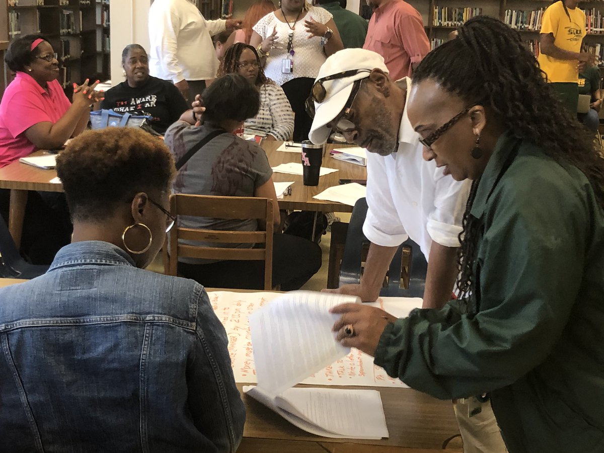 Urban_Principal's tweet photo. Jim Hill High School educators are preparing diligently for academic excellence!  #Workshop #DayOne #Goals #MightyMightyTigers #JPSStrong @JPSDistrict https://t.co/iIRqZS2YmK