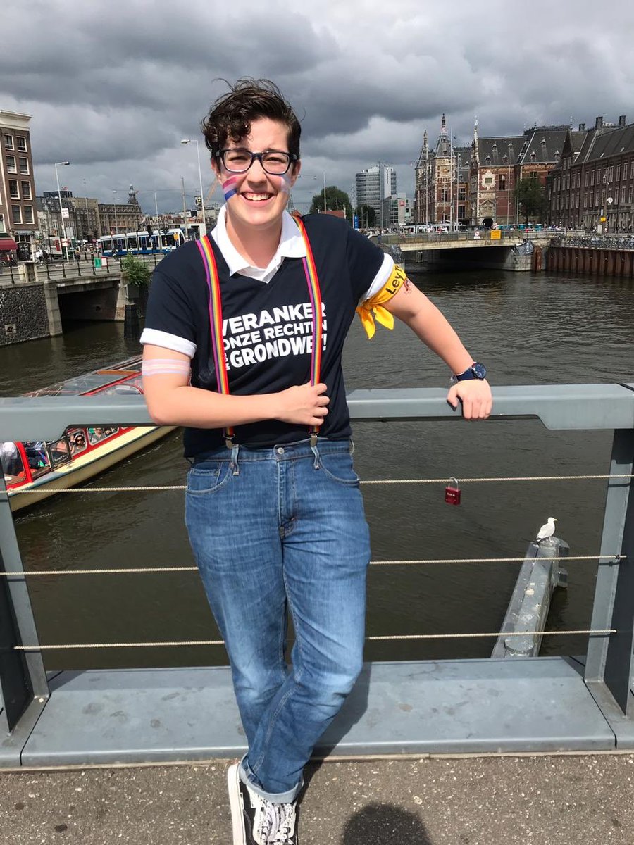 figualespanama's tweet photo. Orgullos💙s de nuestro Director @linx14290, representando a Panamá en el programa ‘building bridges’ auspiciado por el Gobierno del Reino de los Países Bajos, durante el #pride en Ámsterdam 🇵🇦🏳️‍🌈🇳🇱 
@NLinPanama @DutchMFA 
#orgullo #Amsterdampride #transrights #derechoshumanos https://t.co/G08HiE8EdW