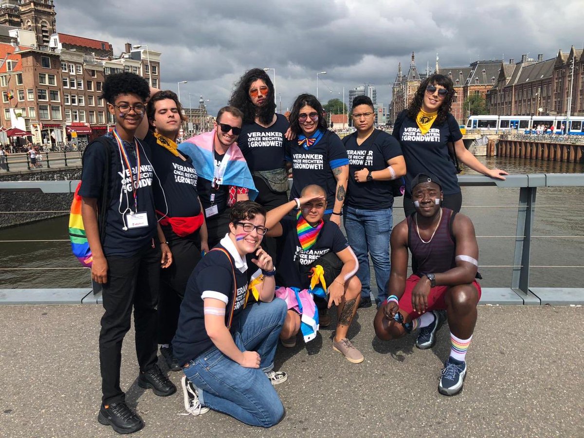 figualespanama's tweet photo. Orgullos💙s de nuestro Director @linx14290, representando a Panamá en el programa ‘building bridges’ auspiciado por el Gobierno del Reino de los Países Bajos, durante el #pride en Ámsterdam 🇵🇦🏳️‍🌈🇳🇱 
@NLinPanama @DutchMFA 
#orgullo #Amsterdampride #transrights #derechoshumanos https://t.co/G08HiE8EdW