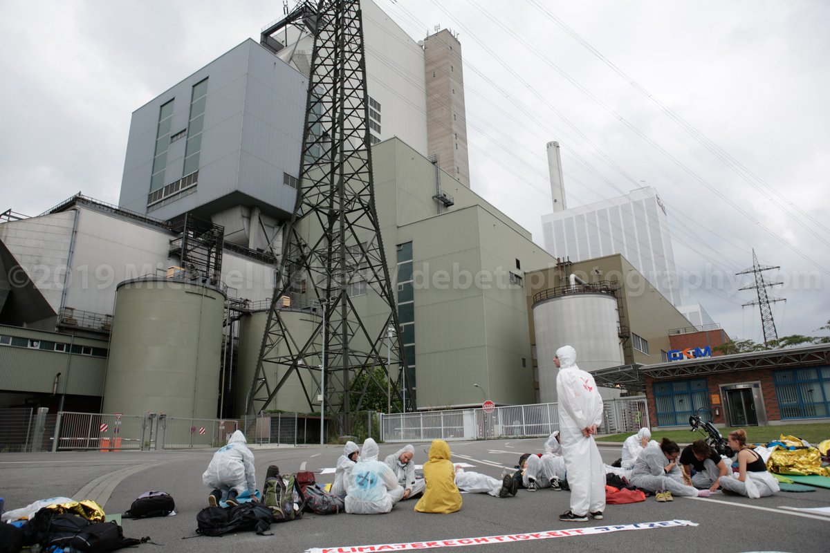 MichaelDebets's tweet photo. 3 August 2019 Impressions from the #endegelaende blockade of the coal plant in #Mannheim / Eindrücke von der Ende Gelände des GKM Kraftwerk in Mannheim. More pictures at / Mehr Bilder bei https://t.co/UHzpBcD9fj https://t.co/7XtfkBqcBJ