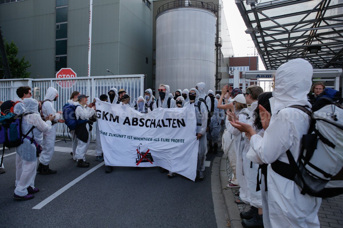 MichaelDebets's tweet photo. 3 August 2019 Impressions from the #endegelaende blockade of the coal plant in #Mannheim / Eindrücke von der Ende Gelände des GKM Kraftwerk in Mannheim. More pictures at / Mehr Bilder bei https://t.co/UHzpBcD9fj https://t.co/7XtfkBqcBJ
