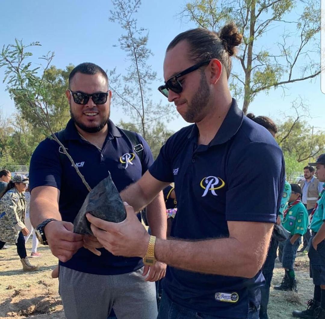 RielerosDeAgs's tweet photo. Les compartimos de nuestra aventura mientras reforestabamos 🌳🌿🍂 en el Cerrito de la Cruz esta mañana. 👏💙 @MartinOrozcoAgs
@LigaMexBeis
#Pasiónrielera #RieleroSoyO #BeisVerde https://t.co/5S9D0heYRM