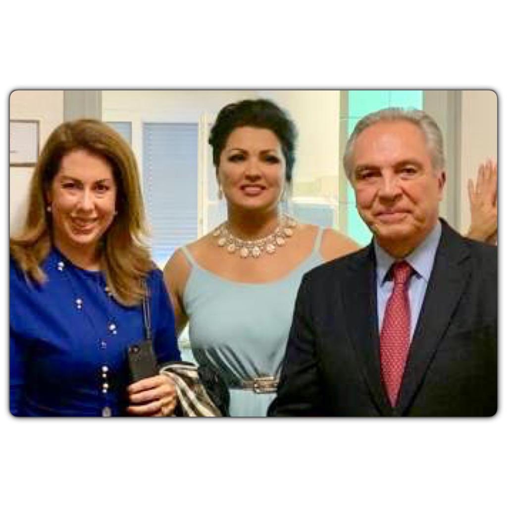 gretashelley's tweet photo. Wonderful performance #lasplendida @AnnaNetrebko and @eyvazov_yusif https://t.co/KIToMPDYVR