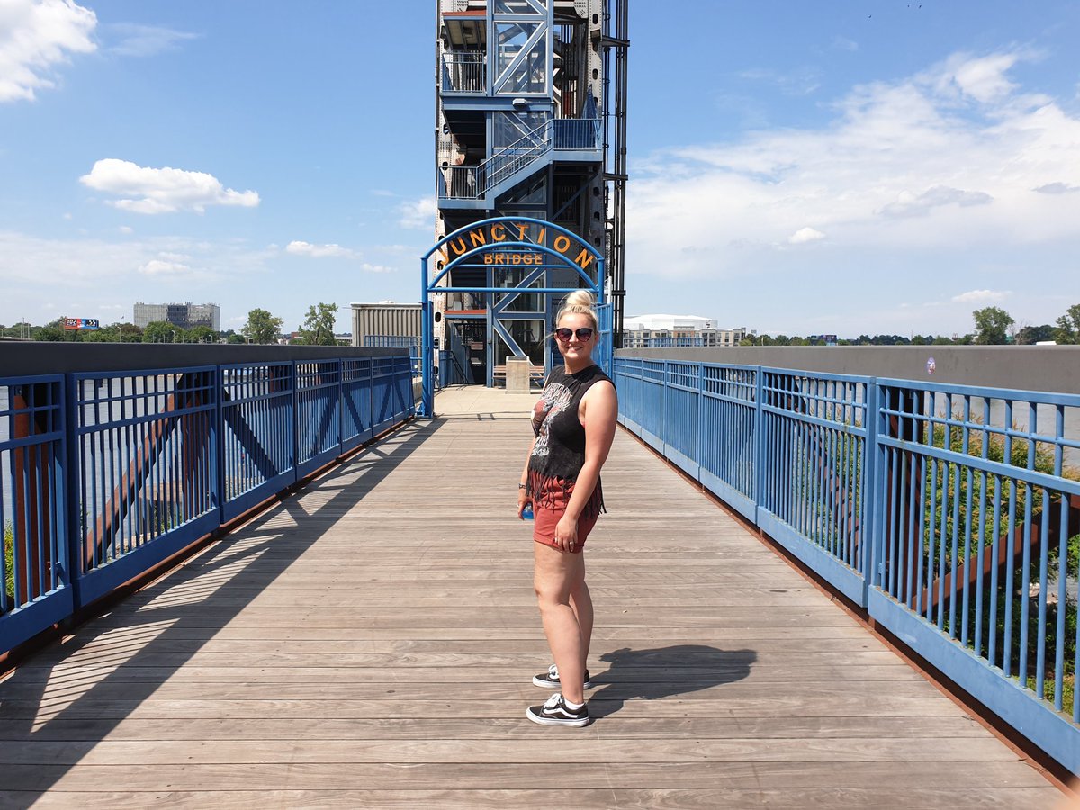 PKDinerUSA's tweet photo. That domineering and unique Junction Bridge at Little Rock, Arkansas. ❤🇺🇸
#LittleRock #Arkansas #JunctionBridge https://t.co/XXRIUO1gbF