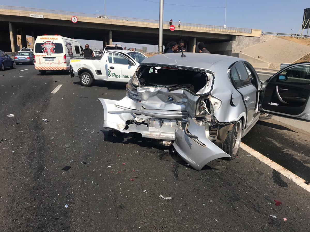 EMER_G_MED's tweet photo. 《Linbro park》#M03, #A06 responded to a collision on the N3 South before the Marlboro off ramp. On arrival we treated and transported one patient who had sustained mild injuries to hospital @GTP_Traffstats @_ArriveAlive #whensecondscount #linbropark https://t.co/GdUaJmvU9y