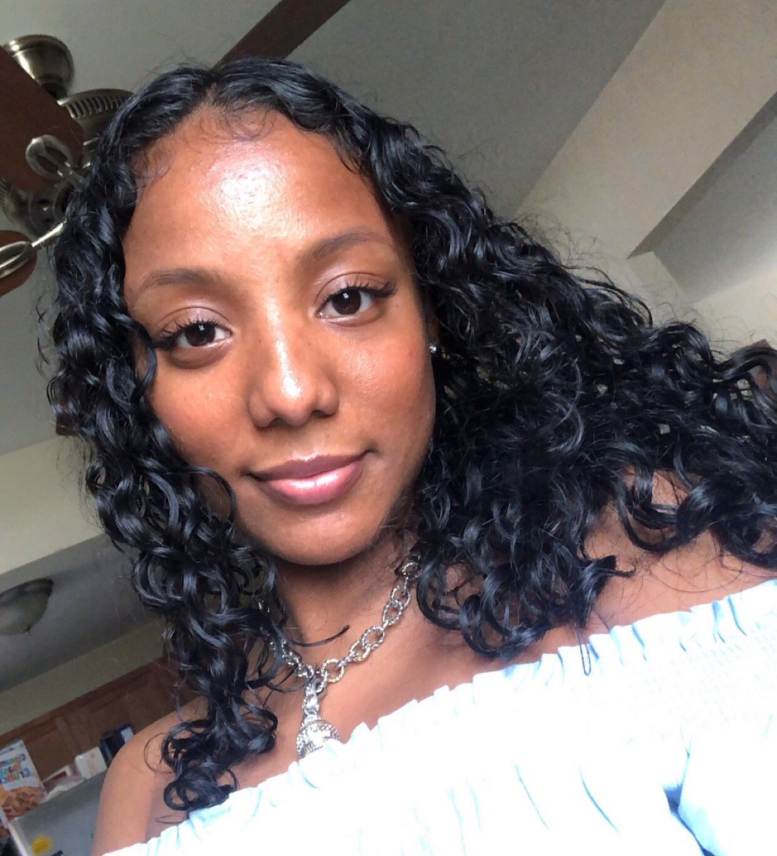 JBlasian's tweet photo. #naturalAF 😌💁🏾♀️ https://t.co/xUVJWQwkb8
