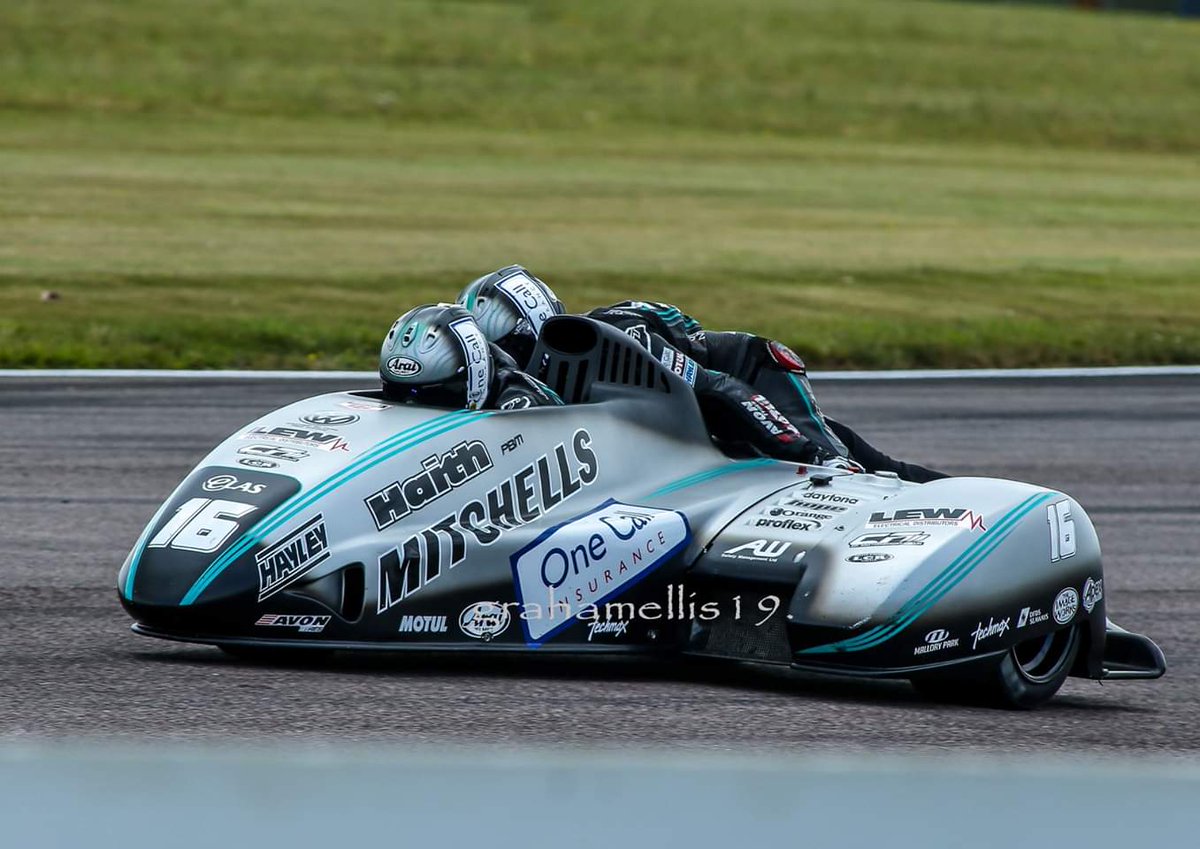 GlobalSidecar's tweet photo. 2019 August~England, Thruxton 

Molson Group British Championship 

Remember to tune into this page for up-to the minute Race qualifying and Race results provided by~@MarkDennis2

Photo by~
https://t.co/qUl3Zaphs7 https://t.co/iTb9Wdv9Cf