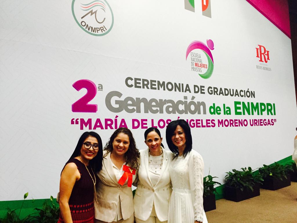 ENMPRINL's tweet photo. La delegación de la ENMPRI NL presente en la ceremonia de graduación en México. 💪🎉🎊
@ENMPRIISTAS @martinjvargasf @Thella_RC  @RobleGrajales  @NorbertoVentur https://t.co/KAowWs9c3U