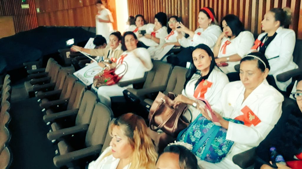 ENMPRINL's tweet photo. La delegación de la ENMPRI NL presente en la ceremonia de graduación en México. 💪🎉🎊
@ENMPRIISTAS @martinjvargasf @Thella_RC  @RobleGrajales  @NorbertoVentur https://t.co/KAowWs9c3U