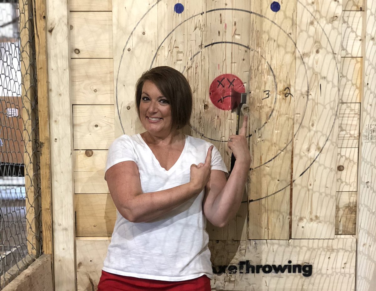 KatieCollettTV's tweet photo. Folks, I just threw a bunch of ninja stars & axes. Anyone need a bodyguard? Just kidding. I was terrible with the axe (minus the bullseye I hit ONCE), but I am DEFINITELY on my way to becoming a ninja. #CraftAxeThrowing https://t.co/DG4rfQjmrH