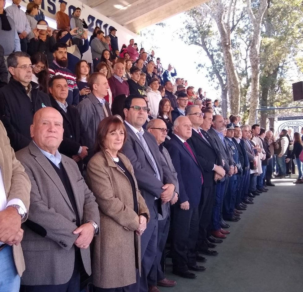 AliciaCiciliani's tweet photo. #Reconquista Acompañamos al gobernador @MiguelLifschitz en el acto oficial de la 85° Exposición Rural local. Recorrimos la muestra que refleja todo el potencial productivo de nuestro norte en la que el @GobSantaFe tiene una importante presencia a través de #SantaFeExpone. https://t.co/hLqnZDiKIF