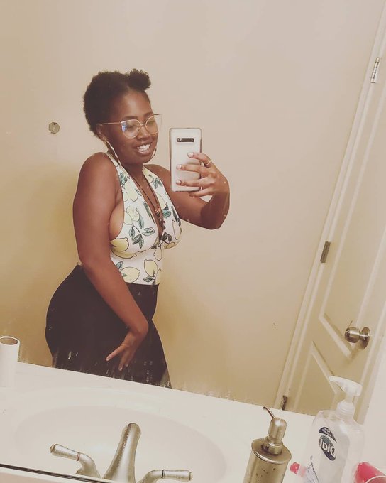"When life gives you lemons, make sure you know who's eyes to squeeze them in.." #naturalhairstyles #4chair<a href="/tag/poolparty"class="tags"><span>#poolparty</span></a><a href="/tag/naturalhairstyles"class="tags"><span>#naturalhairstyles</span></a><a href="/tag/4chair"class="tags"><span>#4chair</span></a><a href="/tag/comfor"class="tags"><span>#comfor</span></a>
