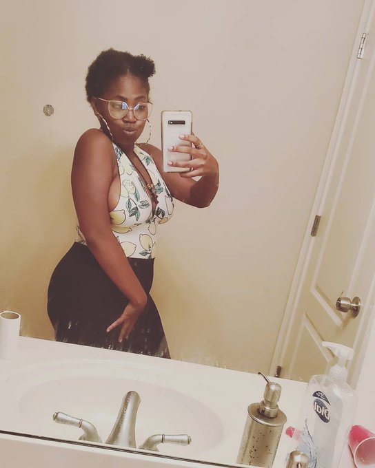 "When life gives you lemons, make sure you know who's eyes to squeeze them in.." #naturalhairstyles #4chair<a href="/tag/poolparty"class="tags"><span>#poolparty</span></a><a href="/tag/naturalhairstyles"class="tags"><span>#naturalhairstyles</span></a><a href="/tag/4chair"class="tags"><span>#4chair</span></a><a href="/tag/comfor"class="tags"><span>#comfor</span></a>