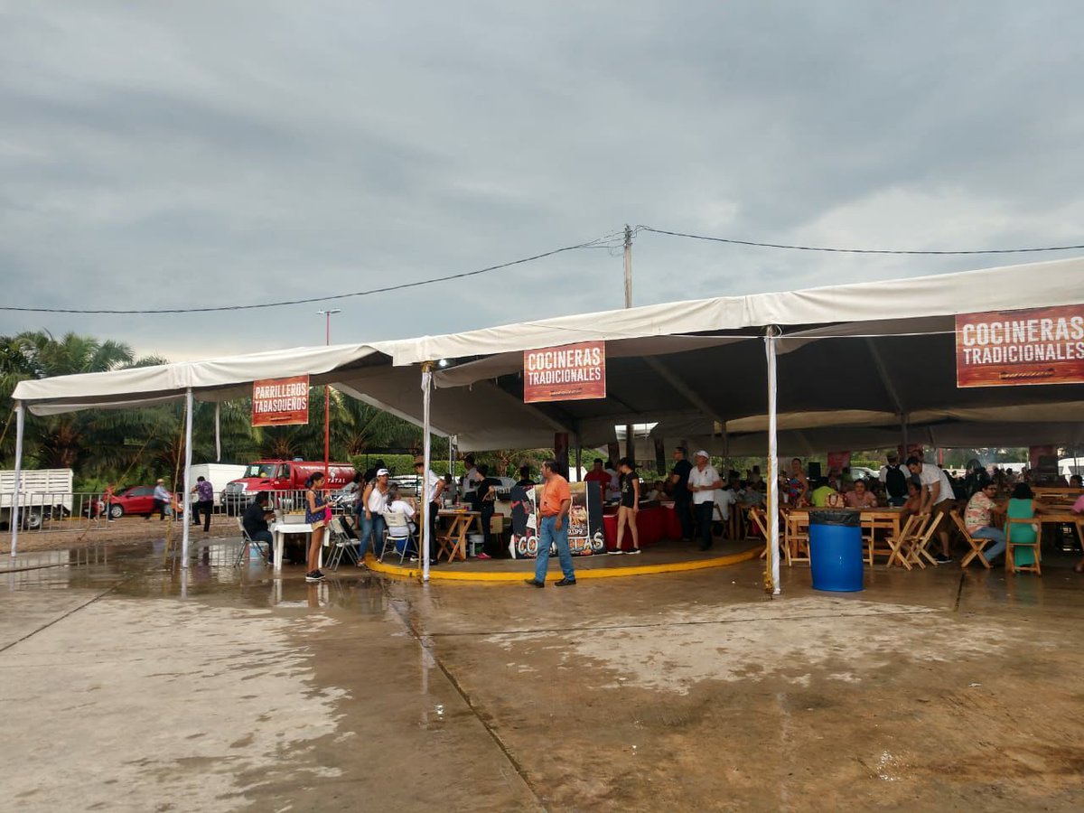 Turismo_Tabasco's tweet photo. ¡La lluvia pasó, la celebración al QUESO TABASQUEÑO continúa!

Te seguimos esperando en el Centro de Convenciones de Tenosique, hasta las 12 de la noche.

#QsoFest #SomosLaGeneraciónQ #Quessenials #ArmalaEnTeno https://t.co/1AyrfHWPVw