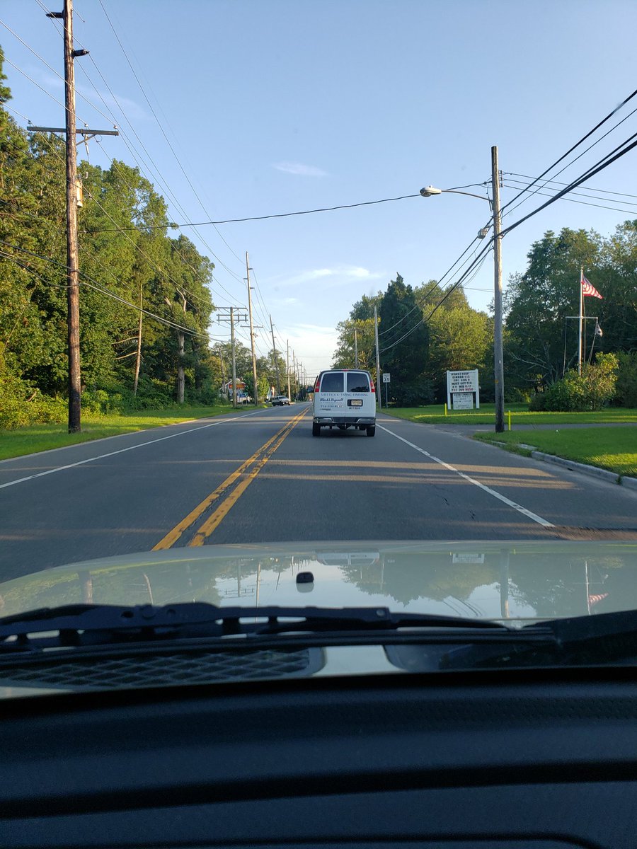 This is the #roadidiot who doesn't care about anyone else's life including his