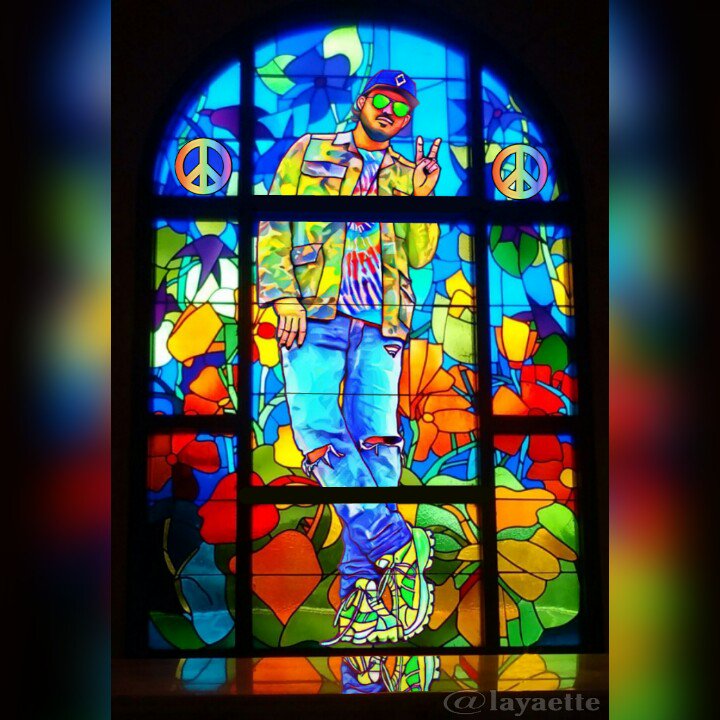 timewrp's tweet photo. #AdamLambert in stained glass. What every #glambert needs in their home right? 😁 #fangirling #fanart #velvet #myfavouritesinger https://t.co/oHW4dgZ0pi