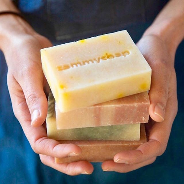 One-hundred percenters never go back.
.
💯 🧼 💯 🧼 💯
.
.👉🏽 100% All natural soaps are made of the same vitamins, minerals and amino acids as we are.  No artificial anything.
.
🐝 🌿 🌎
.
👉🏽 Once we know better,  we do better.  Feel the nourishment of E… ift.tt/2MBnQSI