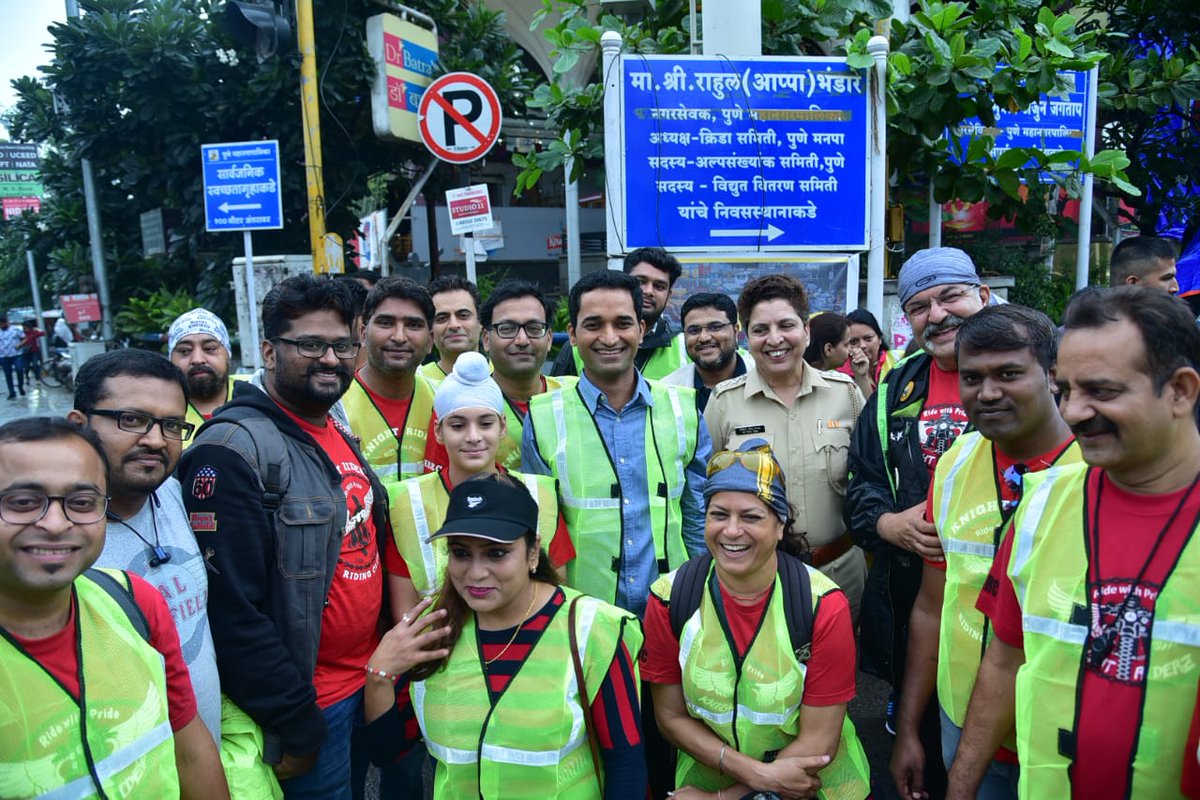 KnightRiderzRC's tweet photo. #KRRCPune #Ride144 #3August2019 #TrafficNormsAndRulesAwarenessRide #Pune #PunePolice #PuneTraffic #FollowTrafficRules #RideWithPride #RideWithKRRC #Traffic #KRRCPalghar @royalenfield  #RoyalEnfield #VNWC #ट्रॅफिकचेनियमपाळा #स्वच्छपुणेसुंदरपुणे #माझपुणे 

https://t.co/QuCgAKxC0S https://t.co/tVzeRVl4ZZ