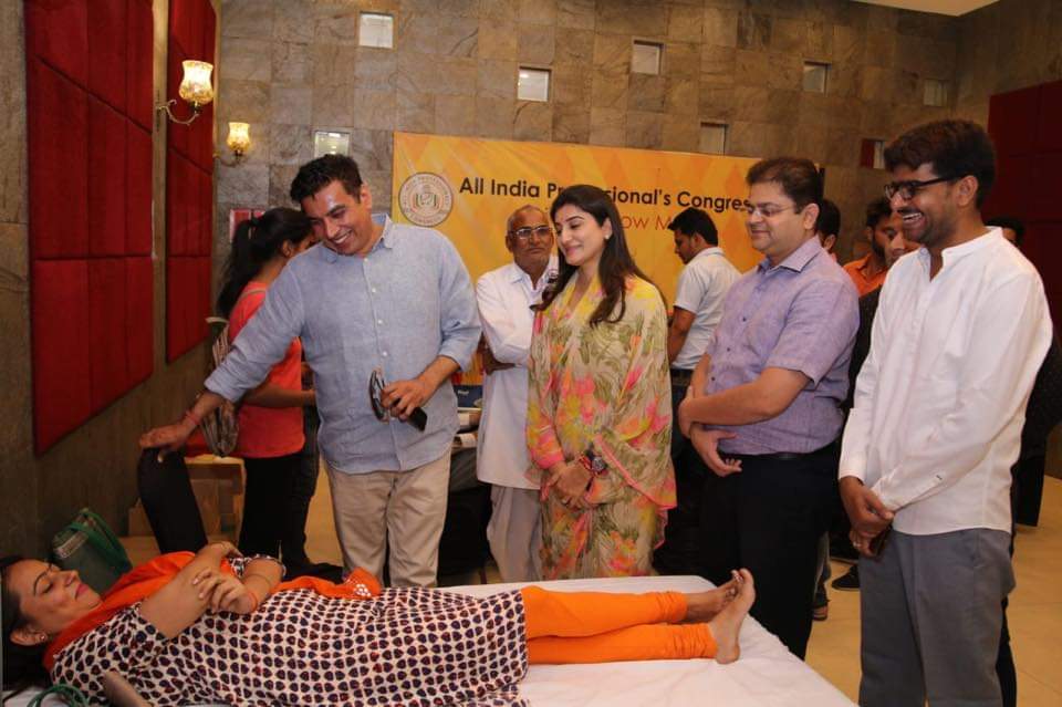 RajAIPC's tweet photo. Here are some pics of Blood Donation camp that AIPC Rajasthan and Jaipur Chapter teams organised last year. @RajAIPC is thankful to @INCIndia progressive leaders like @PSKhachariyawas, @devendrayadvinc for their presence #AIPC2
@KumariRukshmani @sachin_mathur @ProfCong https://t.co/2qaexPCPlD