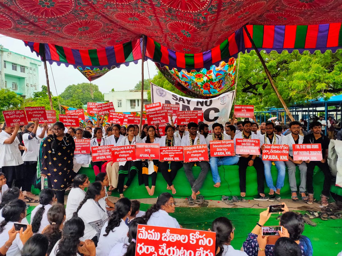 APJUDAKMC1's tweet photo. Hunger strike @kmc #nmcbill2019 #saynotonmc2019 #SayNoToNMCbill #SayNoToNmc #NMCBill https://t.co/wJkaDwnCbh