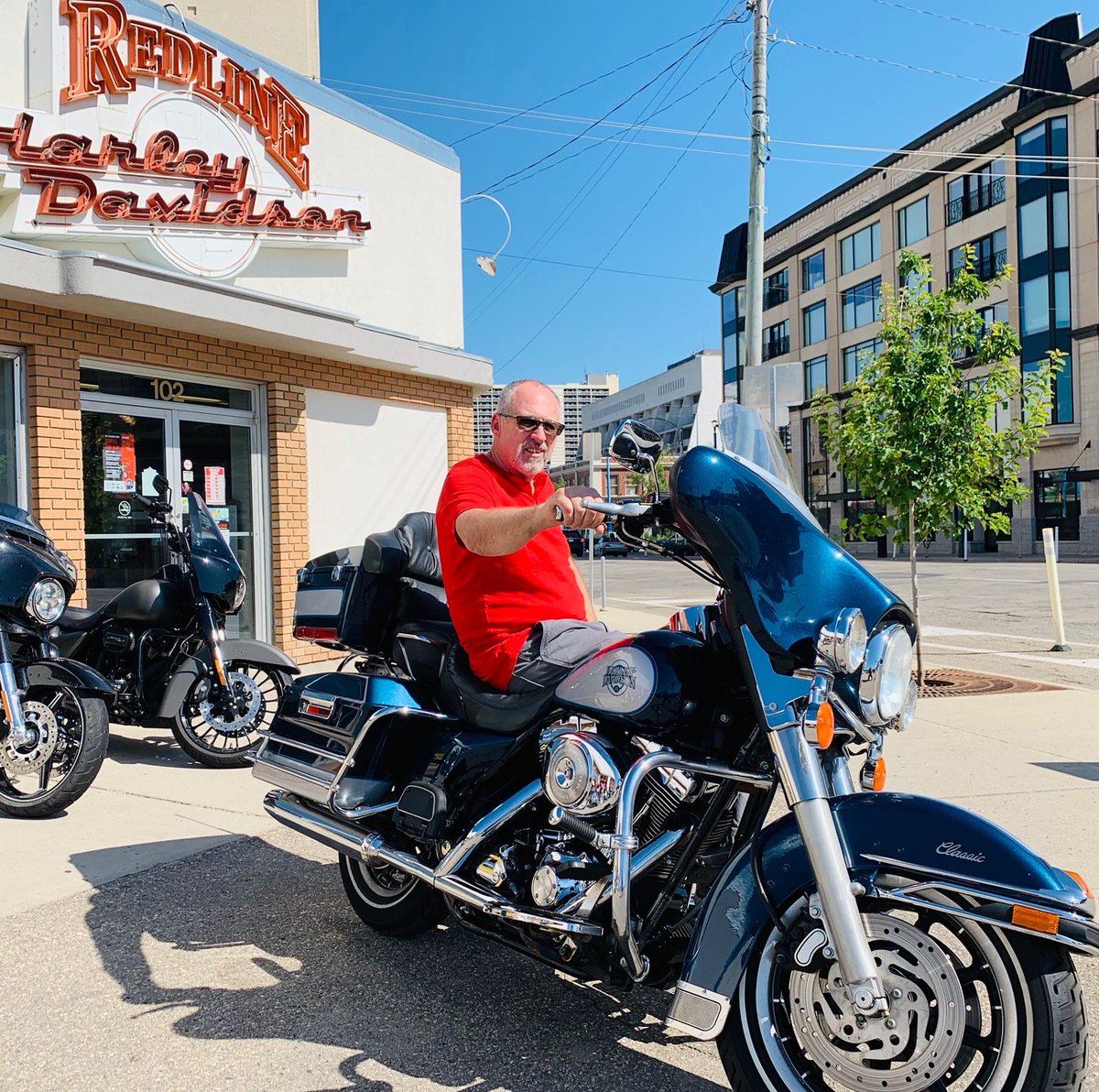 HDRedline's tweet photo. Kenneth took home this 2001 Harley-Davidson® Electra Glide® Ultra Classic®. We are so excited😁 for him as he is back riding🏍 after 30 years. Congrats 🎉 Kenneth ...enjoy riding again & thanks for your business ‼️
#ElectraGlide #HarleyDavidson #RedlineHD #congrats #ridingagain https://t.co/h70DDr2fu7