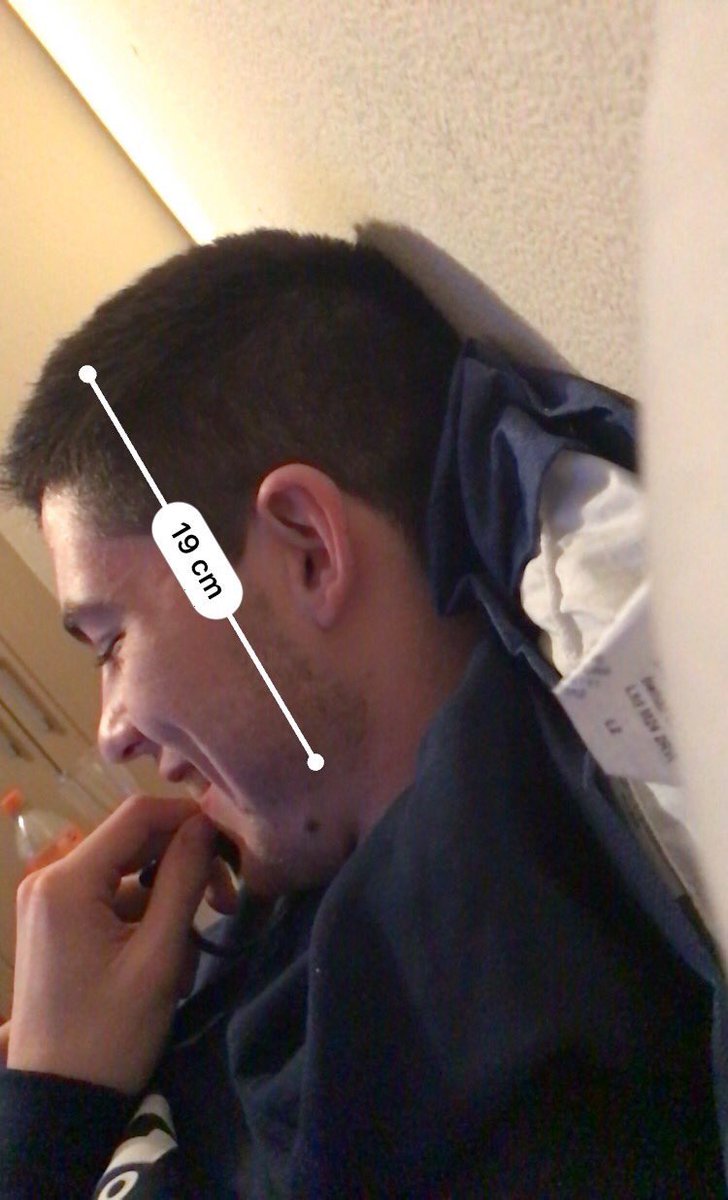 paudy20's tweet photo. @denzelcurry here’s my mates head measurements also I will drain your bitch of her oesuaghagus #denzelatthecave @kennybeats https://t.co/2yICD5YKzX