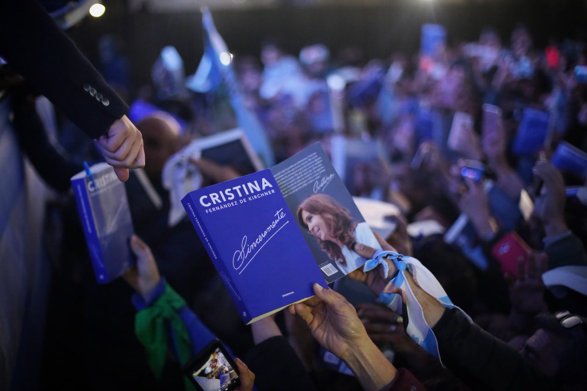 CFKArgentina's tweet photo. Esta deuda monumental que han contraído, más que un Plan Marshall, más que la deuda que se contrajo durante la dictadura militar. Esto va a requerir de todos nosotros, de todas nosotras, un gran espíritu de unidad nacional. https://t.co/OxwoFfK8Al