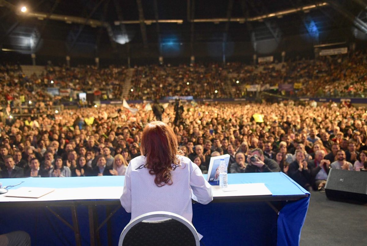 CFKArgentina's tweet photo. Tenemos que convocar a todos los argentinos y a las argentinas a una tarea que sabemos que no va a ser fácil, con la certeza de que lo vamos a hacer defendiendo los intereses de la gente y lograr que la gente vuelva a ser feliz en la República Argentina. https://t.co/xaezrvaGeI