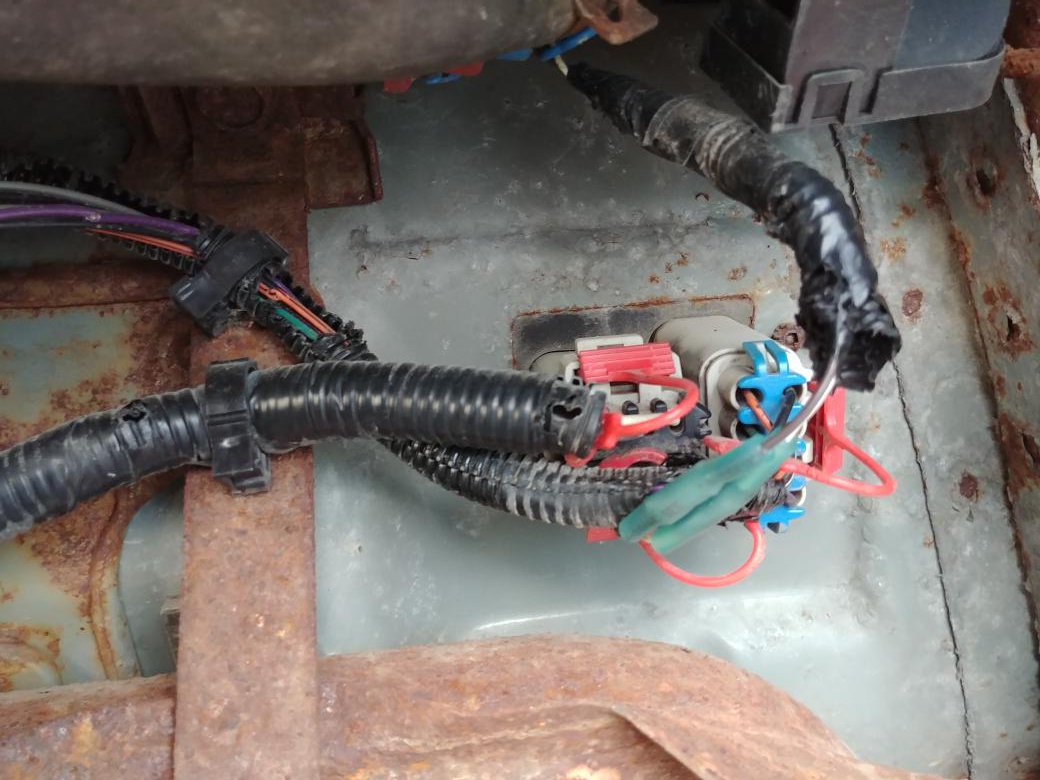 SethMang's tweet photo. An open letter to the rabbits residing on my property: It didn't have to be like this. when you chewed through my speed sensor wiring I showed you mercy. Now you have developed a taste for evap system and ABS wires. We could have coexisted before this https://t.co/u7i9VXynat