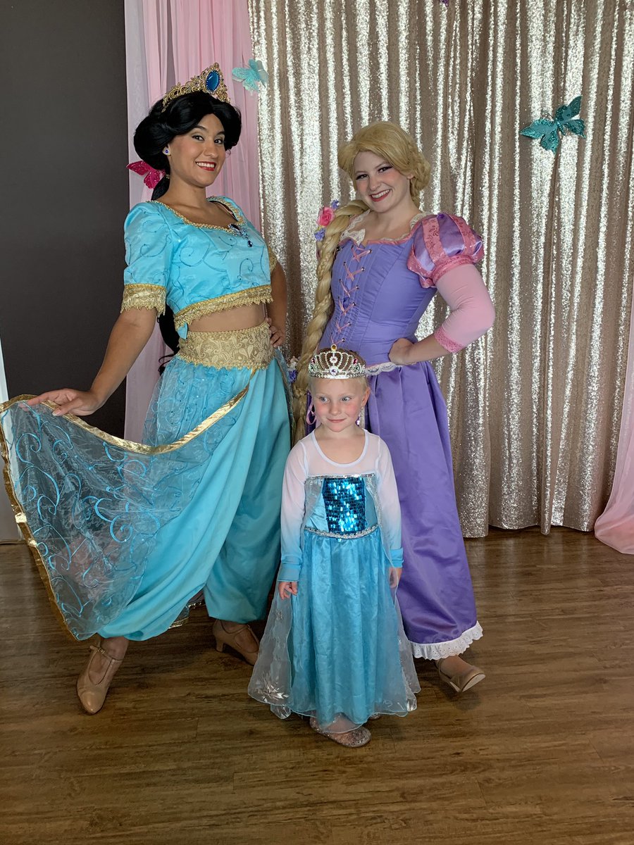 MrsKimNoe's tweet photo. Pretty sure today was the best day of this little girl’s life! 💕👑 @TRatNation #princessteaparty https://t.co/xGQO47O5If