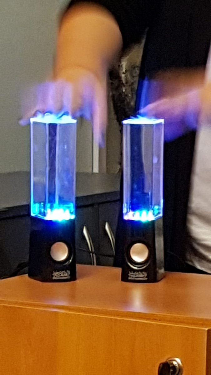AstroSaval's tweet photo. Barbarita Lara explicando la tecnología tras S!E... Y el largo camino de creatividad y superación de los prejuicios @mhnvalpo @barbaritalaram #Valpo #Ciencia #astrosaval #mujeresempoderadas https://t.co/Ej9YOd2Kfj
