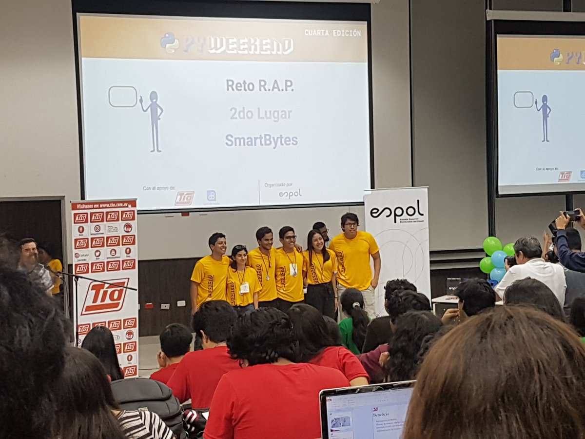 rodrigos_ec's tweet photo. Cuando tus estudiantes demuestran que pueden ir más allá de lo que aprenden en clases de Programación. Felicitaciones #smartBytes y #1024bis @pyweekend #yosoyespol #enespoltodosprograman 👩🏻‍💻👨‍💻 @espol_fiec @espol https://t.co/wYEerCMtNg