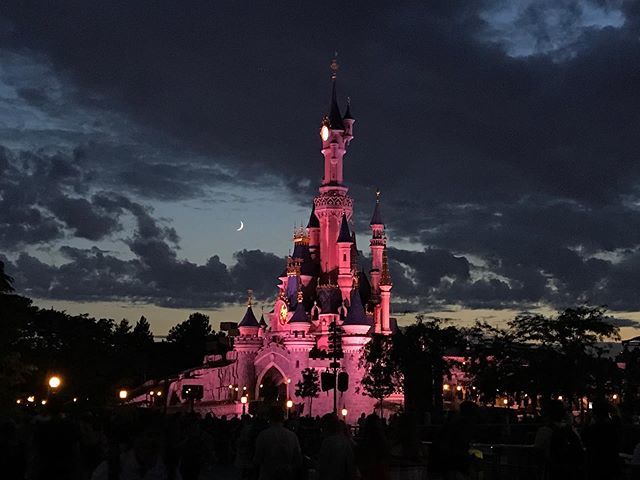 willverine6's tweet photo. 🌙🏰 https://t.co/244hYCfUhg https://t.co/WNbMl3foJP