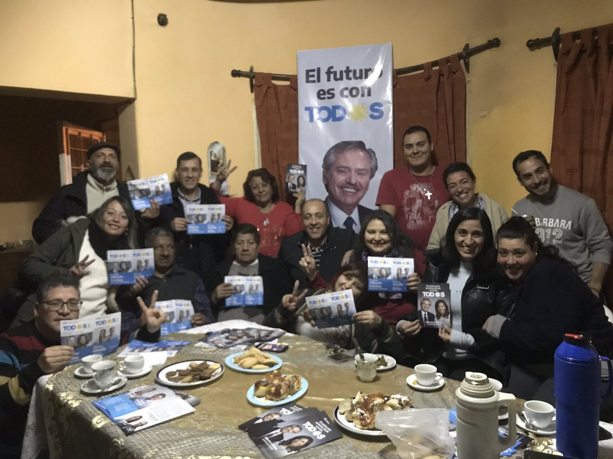 ArenasGustavo's tweet photo. Nueva Ciudad Guaymallén.
Acercando la propuesta de Alberto y Cristina!!!
Hay futuro para tod☀s. https://t.co/TmFm43ZFYL
