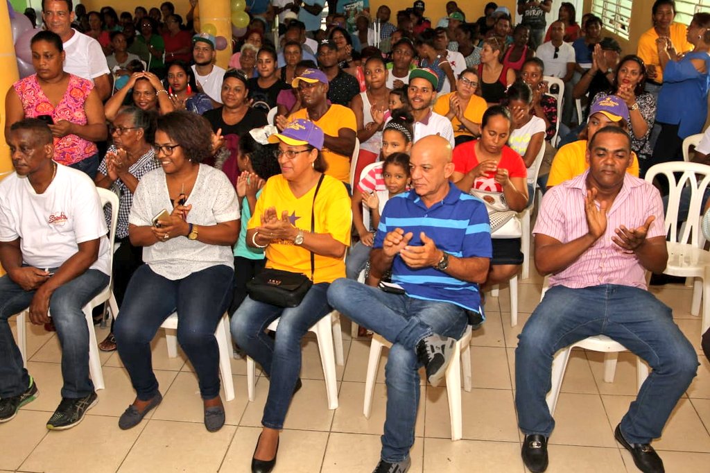 alfredomsde's tweet photo. Seguimos sumando fuerza para el triunfo de las internas del próximo 6 de octubre.

Hoy recibimos el respaldo de Francisca Ramón, precandidata a Regidora de la Circunscripción 3 y de todo su equipo.

Avanzamos a todo vapor para que #AlfredoSigaTrabajando https://t.co/dTMf3WhI21